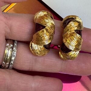 Nina Ricci Paris vintage 1980s gold plated, purple enamel clip on hoop earrings